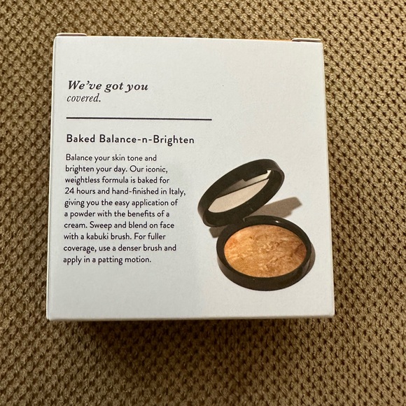 Laura Geller Baked Balance N Brighten Color Correcting Foundation--Medium - Picture 3 of 3